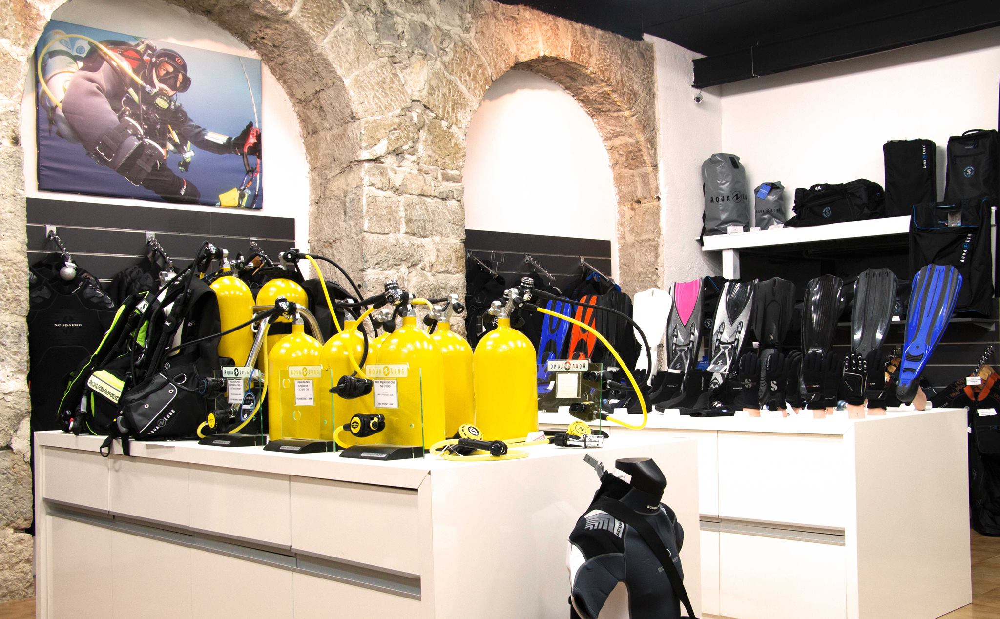 Planet-plongée Soldes Magasin -Planet-plongée Soldes Magasin 13087049 1098734936838813 5386709120845237868 o